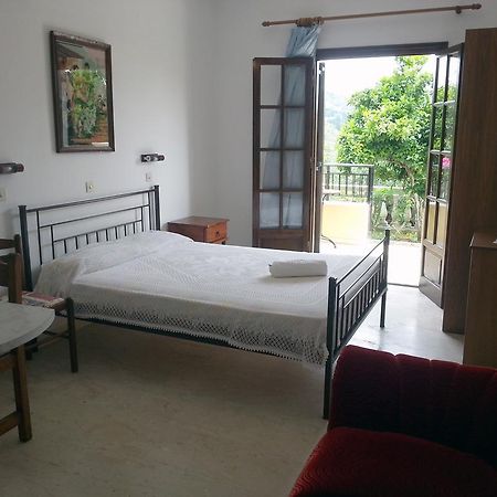 Villa Helen อาร์ริลลาส ภายนอก รูปภาพ