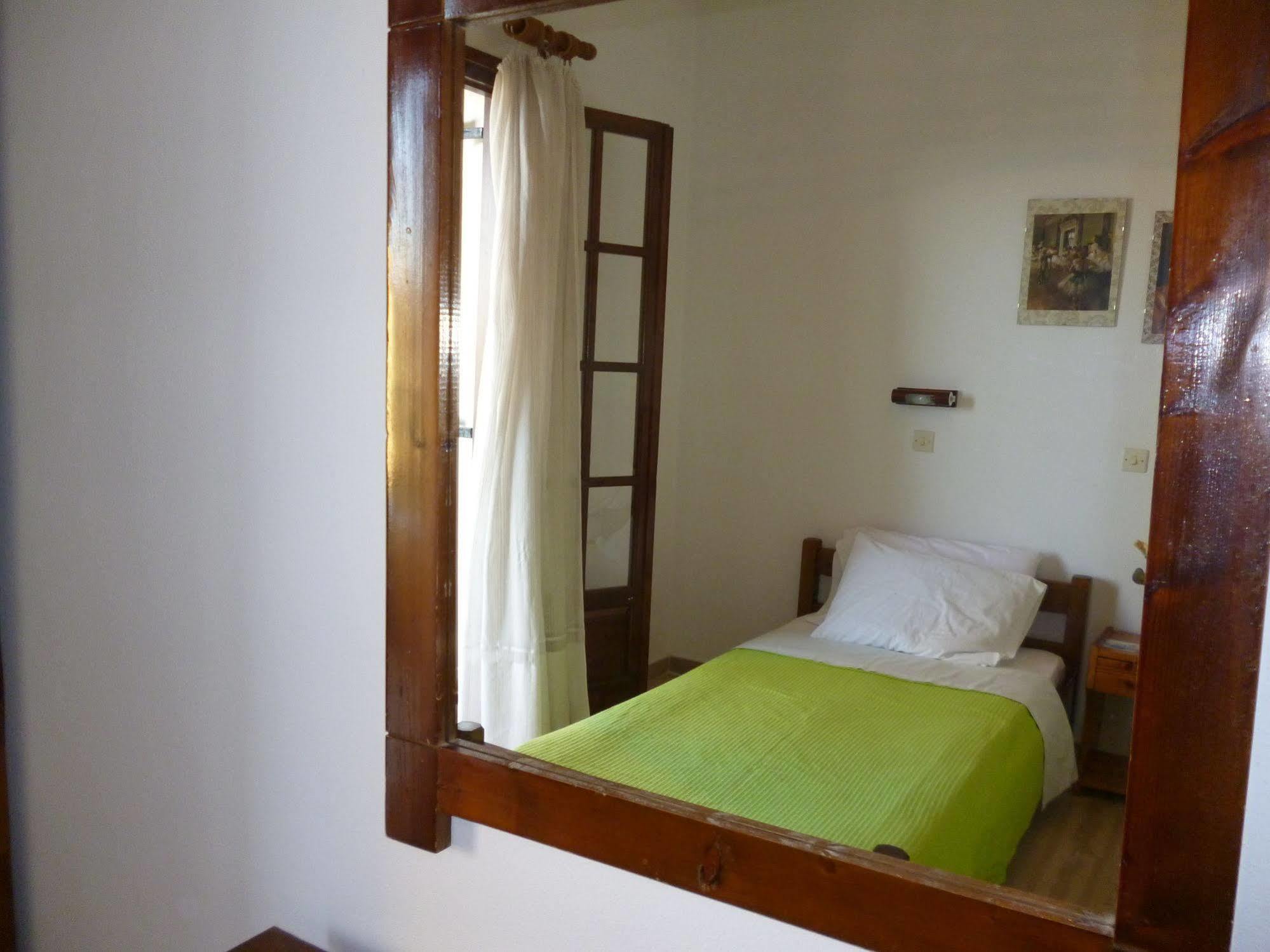 Villa Helen อาร์ริลลาส ภายนอก รูปภาพ