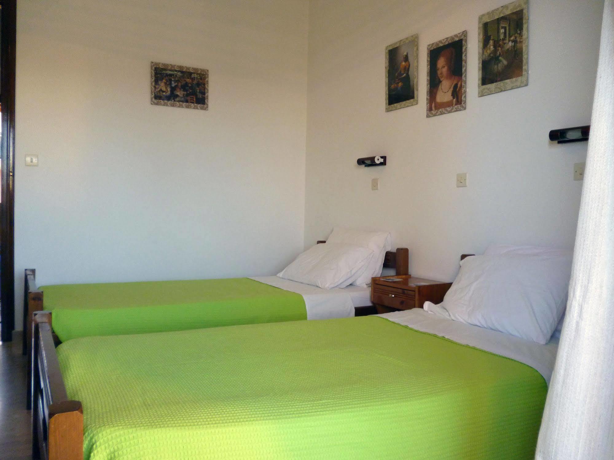 Villa Helen อาร์ริลลาส ภายนอก รูปภาพ
